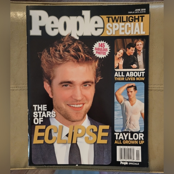 Twilight Saga Book &DVD Series With Rare 2010 Twilight Fan Magazine - Picture 3 of 6